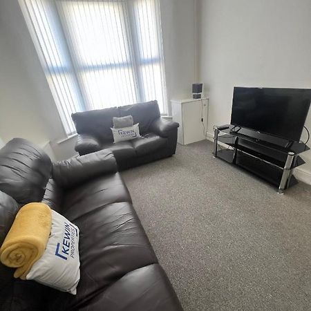 Large 3 Bed - 10 Mins To Centre Liverpool Exterior foto