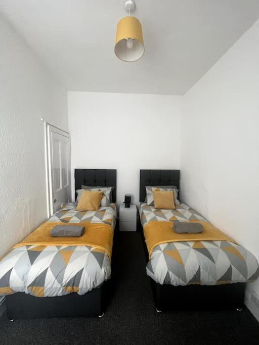 Large 3 Bed - 10 Mins To Centre Liverpool Exterior foto