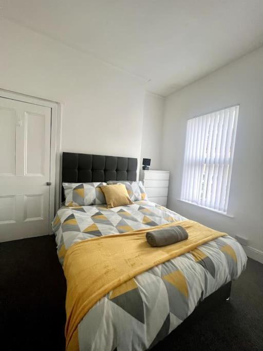Large 3 Bed - 10 Mins To Centre Liverpool Exterior foto