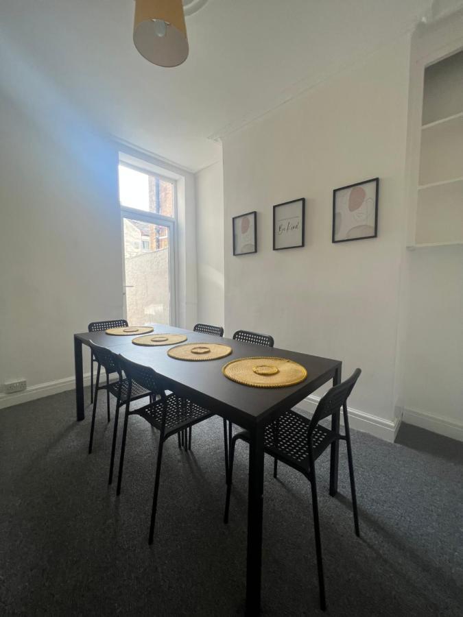 Large 3 Bed - 10 Mins To Centre Liverpool Exterior foto