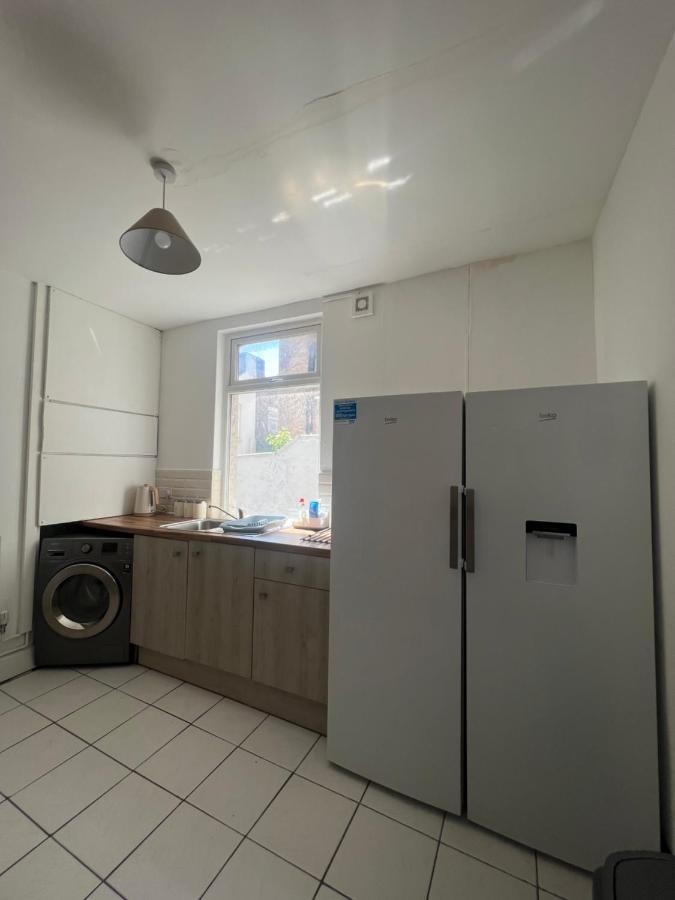 Large 3 Bed - 10 Mins To Centre Liverpool Exterior foto