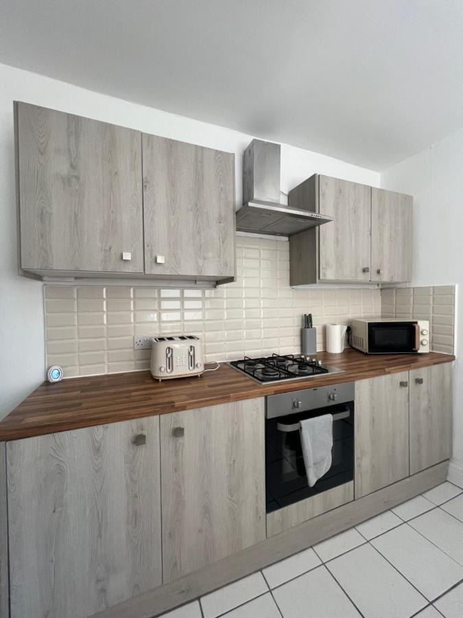 Large 3 Bed - 10 Mins To Centre Liverpool Exterior foto